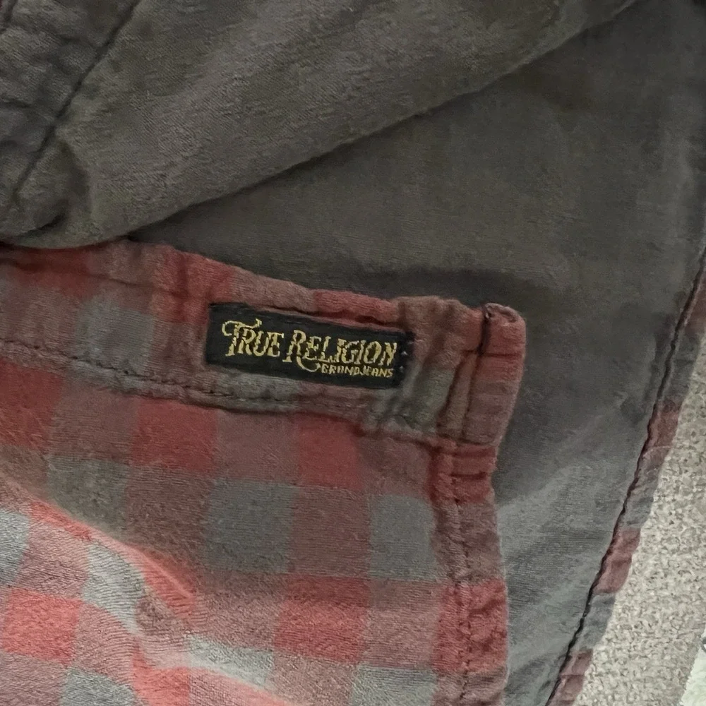 True Religion Sportswear Men's Button Down Plaid Shirt Size Large‎ Red & Gray